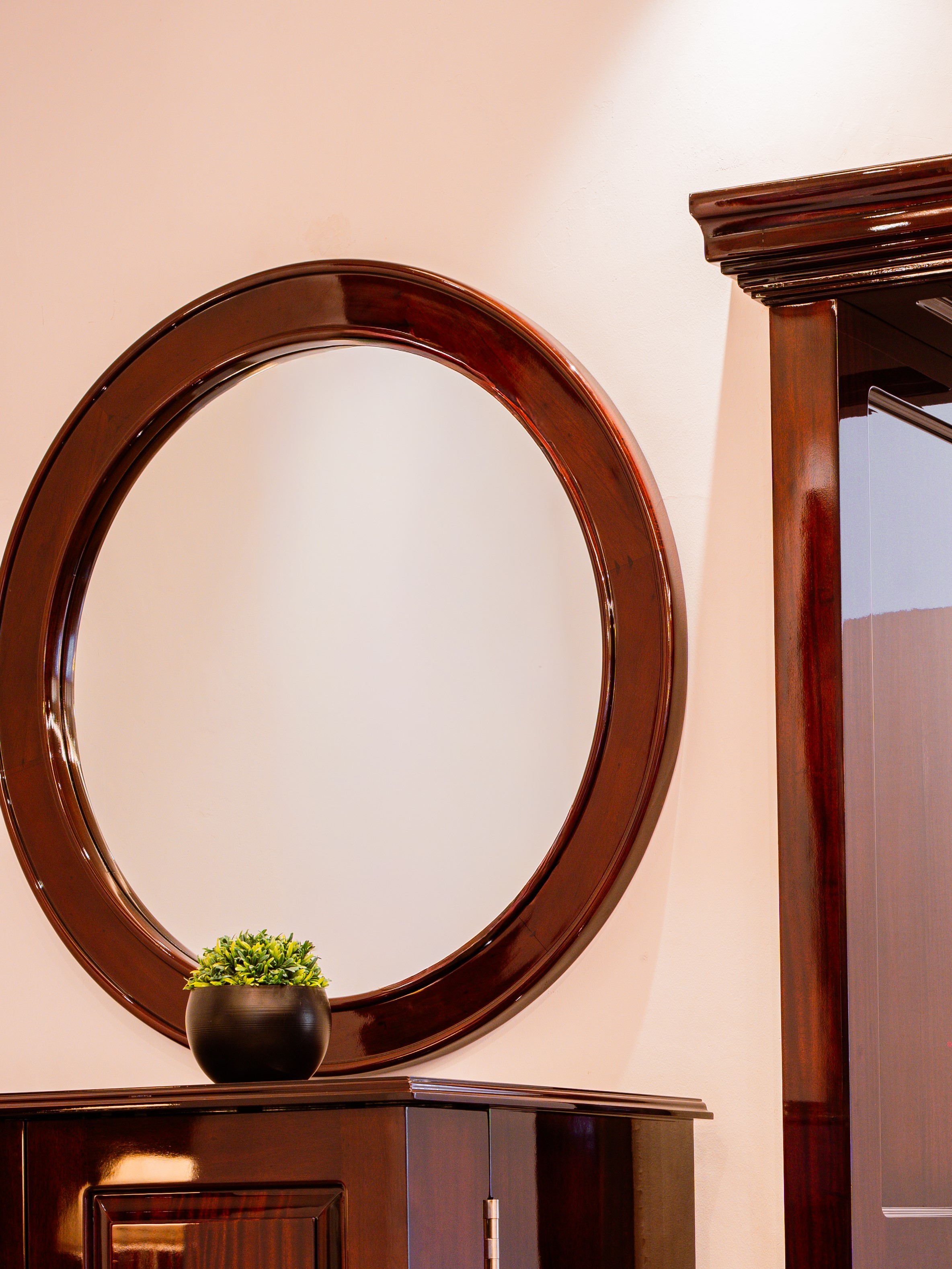 Round Mirror